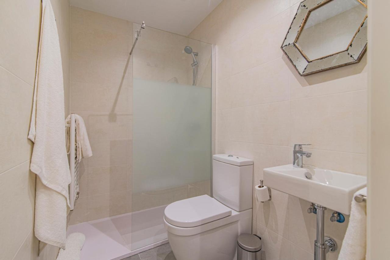 Apartament Qh Plaza De La Trinidad Grenada Zewnętrze zdjęcie
