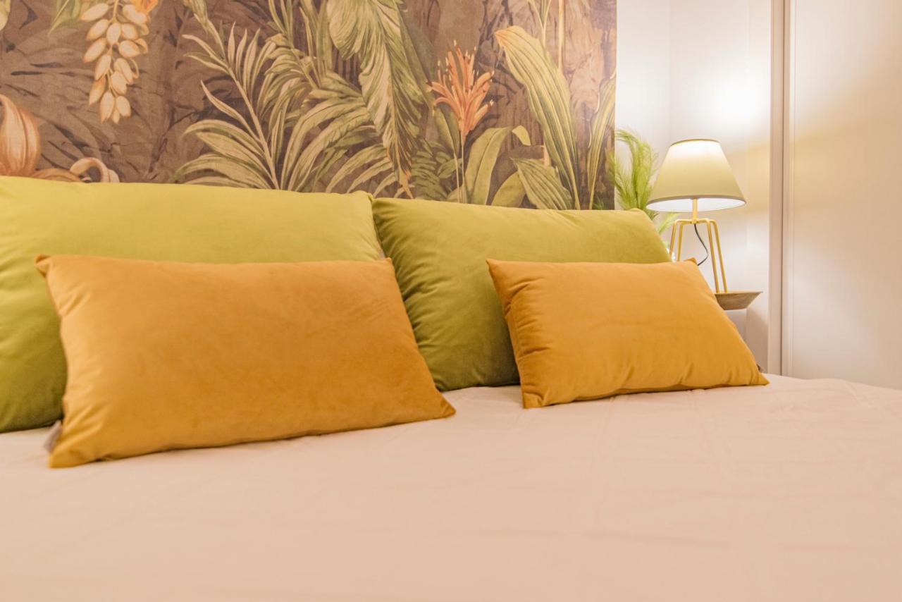 Apartament Qh Plaza De La Trinidad Grenada Zewnętrze zdjęcie